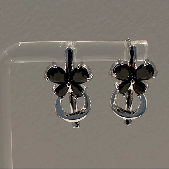 Black Flower Earrings - Picture 1 of 2